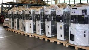 Quadro generale bassa tensione installato presso la cabina elettrica dello stabilimento. Quadri Elettrici E Cabine Di Trasformazione Mt Bt C R Elettrica