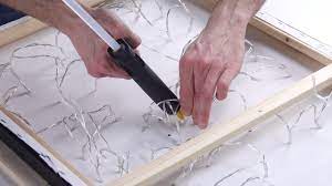 Sie werden sehen, es ist so es handelt sich um eine holzkonstruktion, über welche sie eine leinwand spannen. Er Klebt Die Lichterkette Auf Die Leinwand Danach Wow Youtube