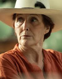 Killing Eve Post-Mortem: Fiona Shaw Reacts to Carolyn's Arc, The Finale, &  More!