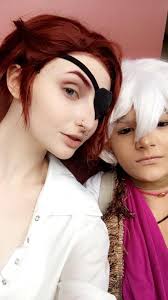 Joshua Garcia and Bella Racelis were spotted holding hands in the mall.  Netizens also noticed the girl behind Joshua's new post