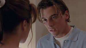 10 Tiny Horror Movie Details That Give Away Character Secrets