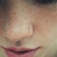 Pin Von Amanda Pritchett Auf Tattoos And Piercings Susse Piercings Gesichts Piercings Nasenpiercing