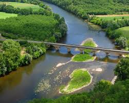 Un torrent est une rivière qui descend des montagnes et qui coule rapidement. Les 10 Plus Longs Fleuves De France