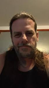 Victoria Hollingshead's Instagram, Twitter & Facebook