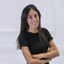 Estudié ciencias económicas, licenciatura en administración de empresas, tengo un máster hoy vemos matrimonios veganos en los que el hijo crece siendo vegano y tiene problemas tremendos. Rlin0lod22yghm