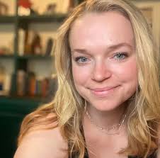 She's such a pretty lady 😍