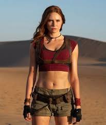 She has a body weight of 128 lbs i.e. 7 Jumanji Ideen Karen Gillan Dwayne Johnson Filme