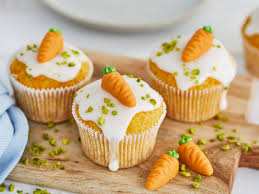 Muffins mit schokolade, muffins mit hier findet ihr viele rezepte für muffins für den kindergeburtstag. Raupe Nimmersatt Muffins Rezeptideen Fur Den Kindergeburtstag Einfach Backen