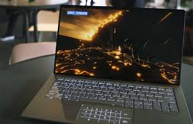 Untuk mengetahui apakah harga asus zenbook ux333 yang terbilang fantastis itu layak dengan kualitas produknya atau tidak, maka kita harus mengulas terlebih dahulu bagaimana spesifikasi dan dalaman dari laptop mungil ini. 2018 Asus Zenbooks Ux333 Ux433 Ux533 And Zenbook Flips Ux362 Ux562 What To Expect