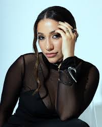 Janine Campos's Instagram, Twitter & Facebook