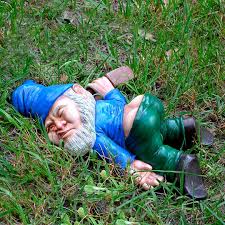 Drinky Nain De Jardin Ivre A 32 90 Nain De Jardin Gnome De Jardin Jardins