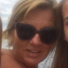 Pam Carmichael (@sampoo71)