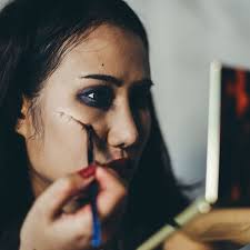 But what will really make your cat costume purr is the cat makeup. Quick Simple Halloween Makeup Ideas Moody Sisters Skincare
