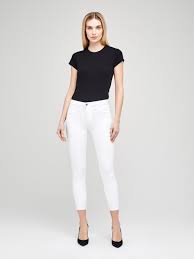 Jean skinny en excellent état jamais porté car trop petit, tour de taille 37 cm et longueur 100 cm. L Agence Margot High Rise Skinny In Blanc White Denim L Agence