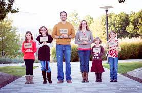 Portraits Family Christmas Pictures Family Holiday Photos Christmas Family Photos