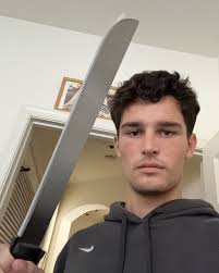 Noah Lenhart's Instagram, Twitter & Facebook