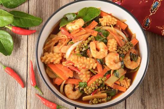 Spicy Stir-Fried Seafood