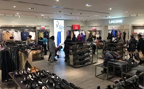 Creat în 1884, marks & spencer este unul dintre liderii pieței de retail din uk. Marks And Spencer Pulls Out Of China S High Street The World S Biggest Retail Market