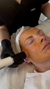 Get Your Summer Glow On! ✨, Our OxyGeneo Facial is the ultimate pre-event  treatment for radiant, camera-ready skin. This 3-in-1 super facial  exfoliates, oxygenates, and infuses powerful active ...