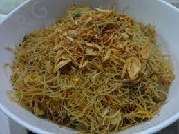 Resep bihun goreng pedas ini sangat cocok untuk kamu yang hobi makan makanan pedas. Resep Bihun Goreng Sazqueen