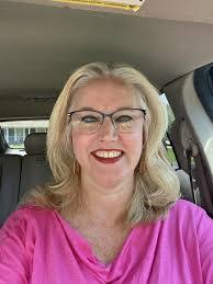 Katheryn Smith's Instagram, Twitter & Facebook