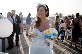 Abiti da sposa semplici l'unico sogno di nozze di design vi attende per l'acquisto, i migliori materiali, ma il prezzo economico. Abiti Da Sposa Semplici E Raffinati Qual E Il Modello Piu Adatto A Te