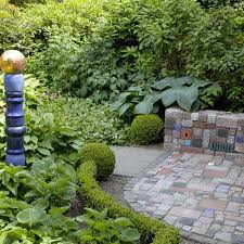 Patchwork Pflasterung Mit Naturstein Kreative Pflasterung Musterausstellung 2 1 In 2020 Natursteine Traumgarten Garten