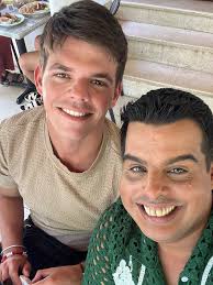 Descubre 👀 con nosotros! 5 curiosidades del actor 🇨🇺 @alejandro.socorro  🎭🙌🏻 Síguenos para más 👌 🎥 @heidyhidalgo_gato