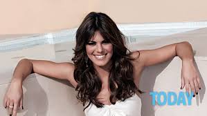 I telespettatori la adorano così com'è, con i suoi fluenti capelli castani, gli outfit dallo stile fresco ma ricercato e il sorriso che ammalia . Bianca Guaccero E Il Segreto Del Suo Corpo Perfetto