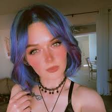 Do girls love guy butts too? ( I'm Scottish btw)