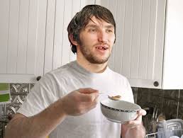 Le livre numérique (en anglais : Ovechkin Loses Three Teeth While Eating Breakfast Capitals Outsider