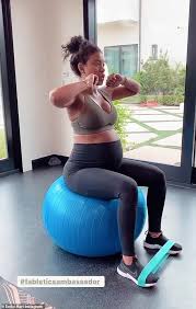 Eniko and kevin made headlines back in march when they dropped their baby bombshell on instagram with a blossoming bump reveal. Kevin Hart S Wife Eniko Gives Birth To Daughter Kaori Mai Aktuelle Boulevard Nachrichten Und Fotogalerien Zu Stars Sternchen