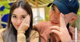 Ayu Ting Ting Diduga Lepas Cincin Tunangan, Unggahan Umi Kalsum Langsung  Jadi Sorotan
