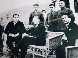 Ataturk Un Sevdigi Sarkilar Ve Sozleri Mustafakemalim Sanat Sarkilar Nadide Fotograflar