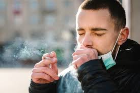 Cara menghilangkan batuk akibat rokok. Alasan Mengapa Virus Corona Berbahaya Untuk Perokok Alodokter