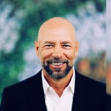 Brett Wing's Instagram, Twitter & Facebook