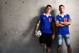 Poleras 100% algodón, ideales para regalo. Adidas Lanza Camiseta Retro De Universidad De Chile