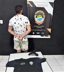 Jun 22, 2021 · isso significa, de acordo com o código penal, fazer justiça pelas próprias mãos, para satisfazer pretensão. Homem E Preso Em Ms Ao Se Passar Por Policial Para Conquistar Mulheres Em Festas Mato Grosso Do Sul G1