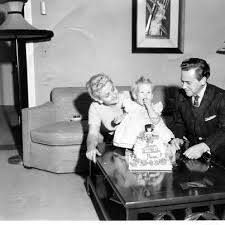 Although he never had a consistent presence on the charts, he managed to have hits in every decade between the 1940s and the 1970s, and he became one of the grand ole opry's most popular performers. Little Jimmy Dickens Daughter 1st Wife Jimmy Dickens Visit Nashville Tennessee Country Music