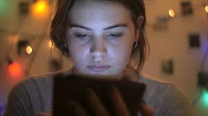 Virginia passes law to limit time teens spend