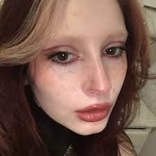 Kiara Hess (kingkelizzle)