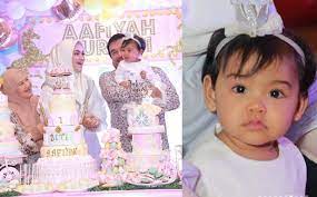 Her parents, siti nurhaliza and datuk seri khalid, were married in 2006. Aafiyah Anak Ibu Sekitar Sambutan Ulangtahun Pertama Bayi Penyanyi 1 Negara Siti Aafiyah Gempak