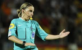 Stéphanie frappart, arbitre fifa qui officie maintenant en. L Arbitre Stephanie Frappart Officiera Lors D Un Match De Ligue 1 Masculine Africa Top Sports