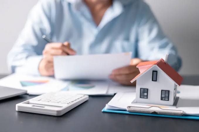 Financial benefits of cash-out refinancing for homeowners in 2025