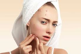 We only have to wash the face well to remove the makeup or dirt that we have. Everyday Uses Of Hydrogen Peroxide For Skin Hair Teeth And Beauty Femina In