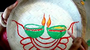 কুলা ইত্যাদিতেও আলপনা দেওয়া হয়। Best Alpona Desain In Kula Simple Kula Alpona Designs Puja Alpona Designs Easy Alpona For Bangladesh Youtube