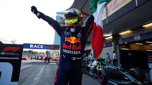 El piloto mexicano, sergio 'checo' pérez culminó en el tercer lugar del gran premio de francia, donde se mantuvo en una pelea constante por el último sitio del podio ante el finlandés, valtteri bottas. F1 Sergio Checo Perez Se Adjudico El Gran Premio De Azerbaiyan