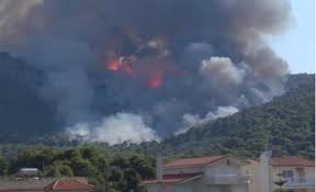 Πολύ υψηλός κίνδυνος πυρκαγιάς (κατηγορία κινδύνου 4) προβλέπεται για σήμερα τετάρτη 31 ιουλίου σε διάφορες περιοχές της χώρας σύ. Fwtia Sthn Anw Almyrh Korin8ias Kalyterh H Eikona Apo To Metwpo In Gr
