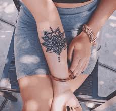 Signification d'un tatouage fleur de lotus. Quelles Sont Les Significations D Un Tatouage Fleur De Lotus Adicie