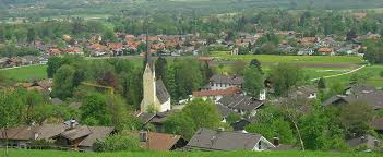 Umgeben von unverfälschter natur und den berggipfeln der bayerischen alpen. Lag Mangfalltal Inntal Brannenburg